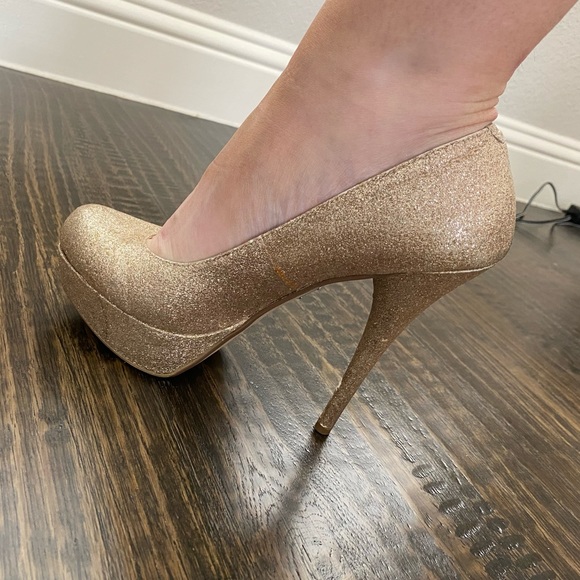 Bakers Shoes - Bakers gold glitter pumps